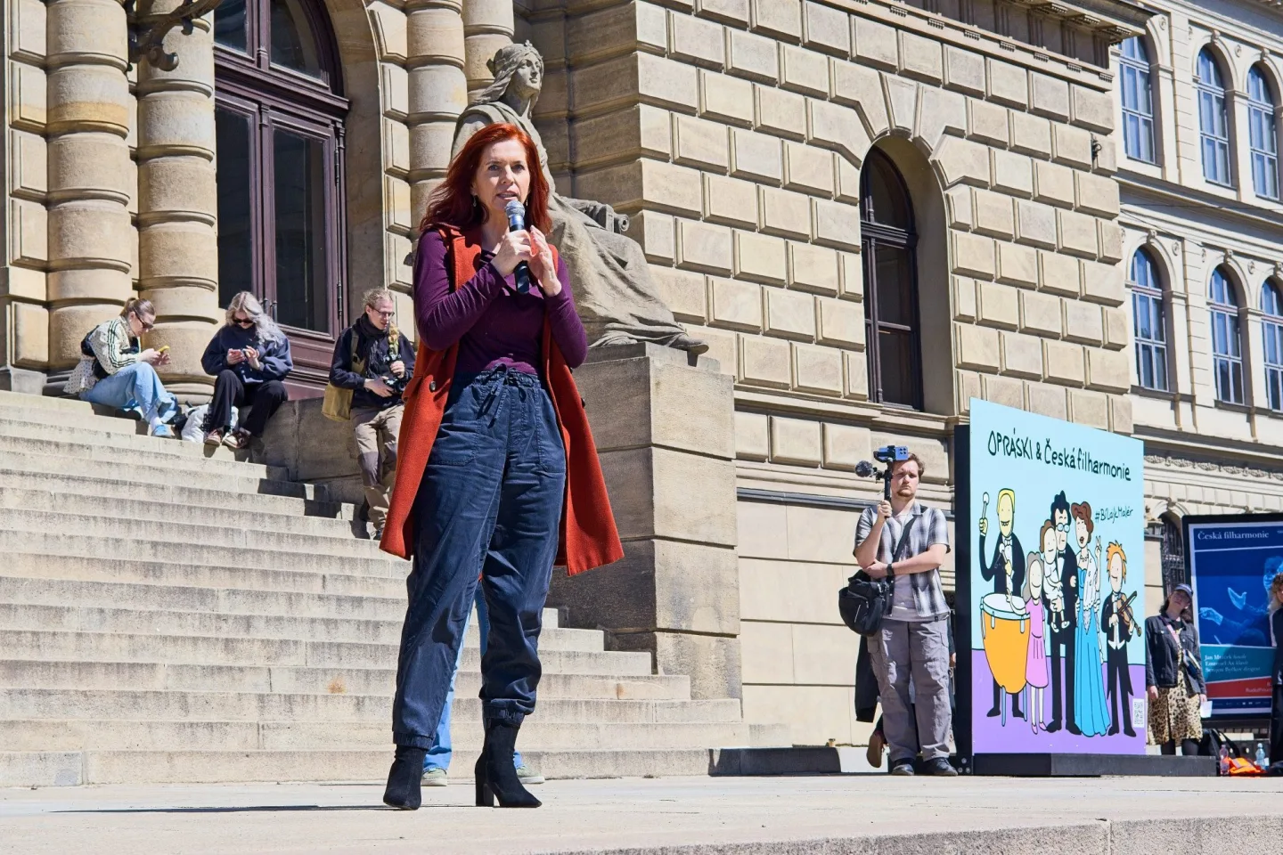 OBRAZEM: Nespokojení studenti, Hřib proti Ševčíkovi. Akce na podporu médií přilákala stovky lidí