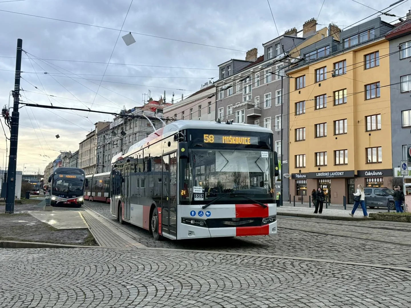 Trolejbusy Bozankaya pro Prahu mají povolení, pracuje se na odstranění závad