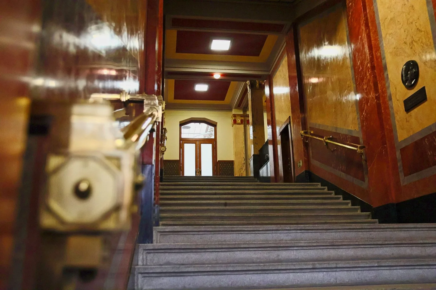 FOTO: Pražskou novou radnici postavili před 115 lety. Podívejte se, jak vypadá uvnitř