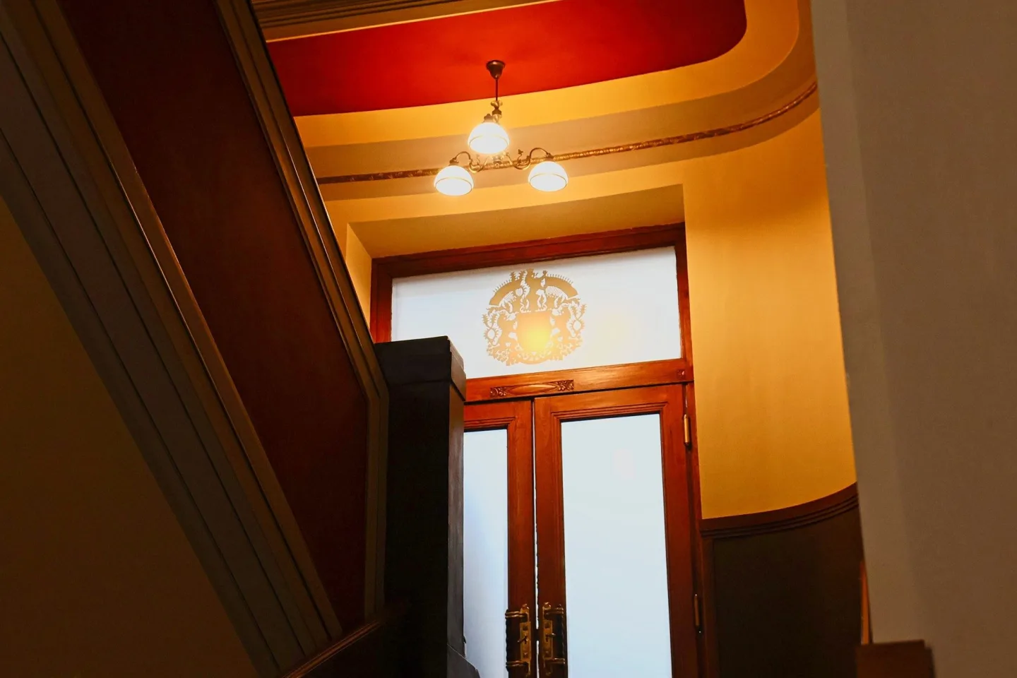 FOTO: Pražskou novou radnici postavili před 115 lety. Podívejte se, jak vypadá uvnitř