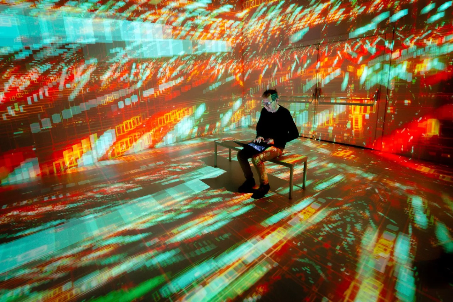 FOTO: Signal Space rozšířil výstavu, připomíná historii slavného audiovizuálního festivalu