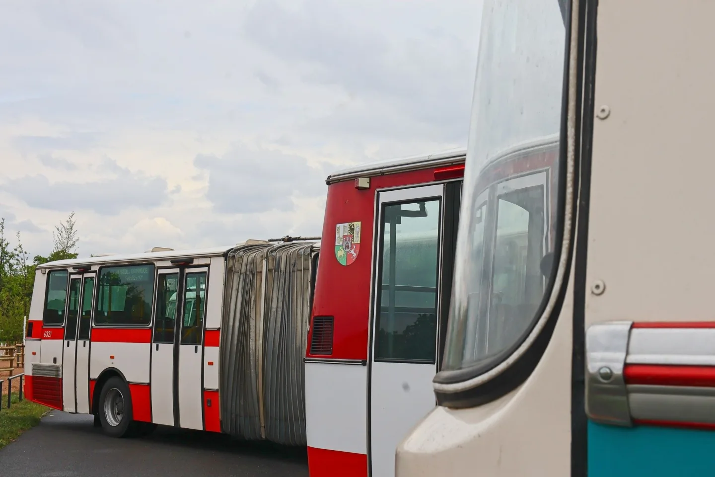 FOTO: Autobusový den PID na Letné přilákal fanoušky historických i moderních autobusů