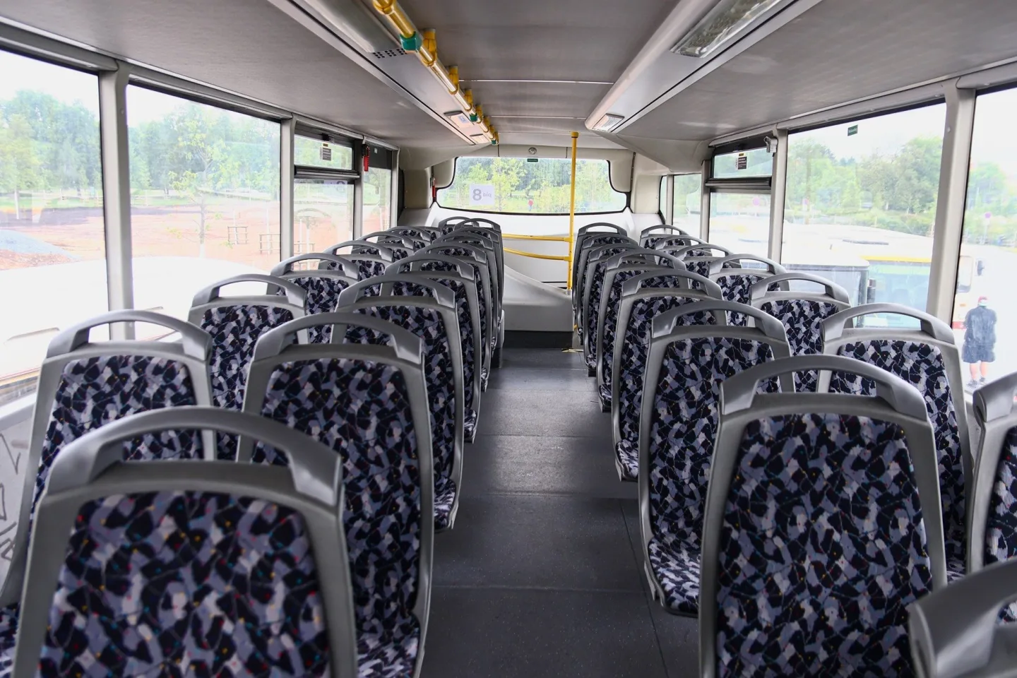 FOTO: Autobusový den PID na Letné přilákal fanoušky historických i moderních autobusů