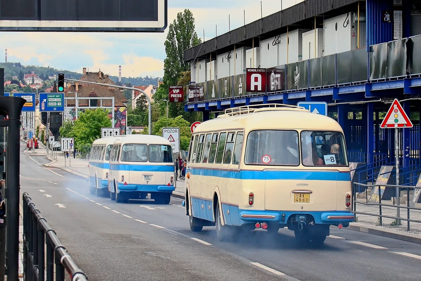 FOTO: Autobusový den PID na Letné přilákal fanoušky historických i moderních autobusů