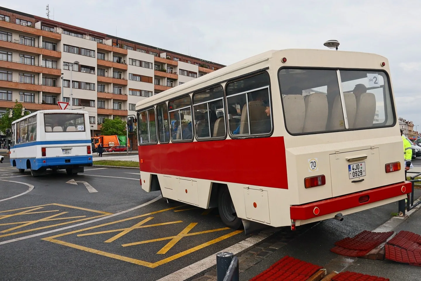 FOTO: Autobusový den PID na Letné přilákal fanoušky historických i moderních autobusů