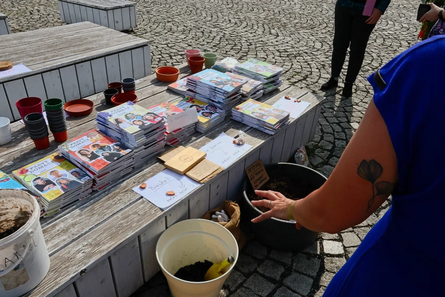 Moderní kompostéry i práce pro lidi se schizofrenií. Festival Pěstuj město ukázal, jak udržitelná řešení předbíhají současnou legislativu
