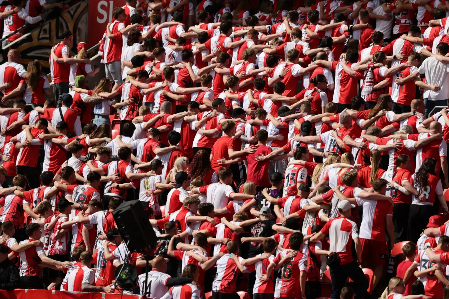 Tribuna Sever se sešla s vedením Slavie, "kotel" chtějí otevřít co nejdříve