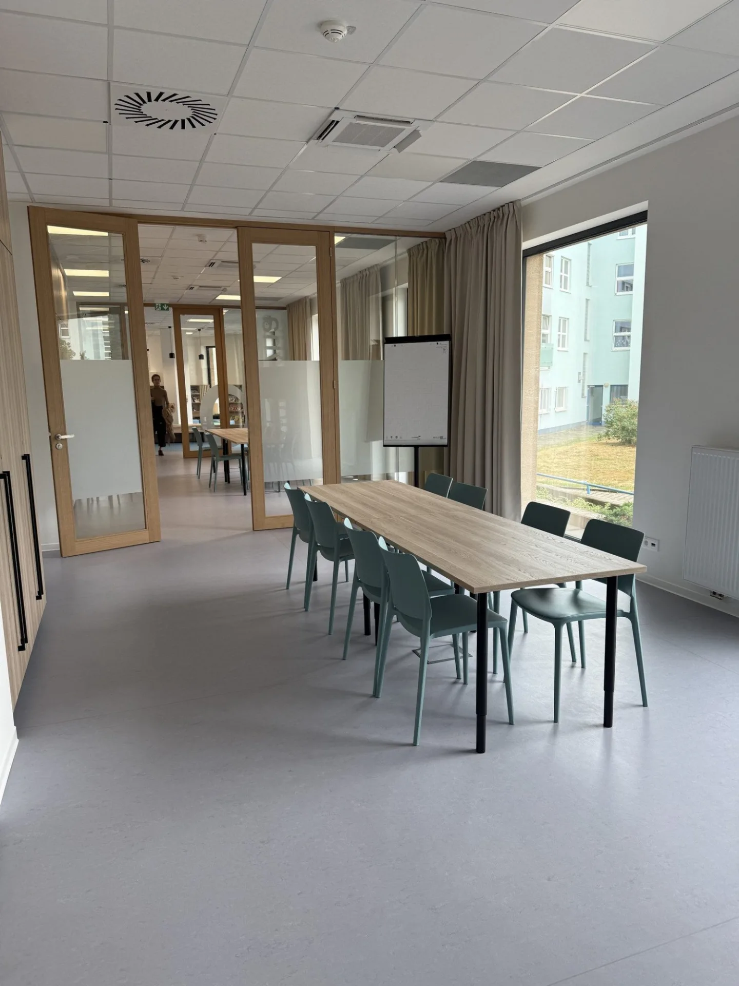 Na Černém Mostě otevřeli pobočku městské knihovny, nabízí deset tisíc svazků knih