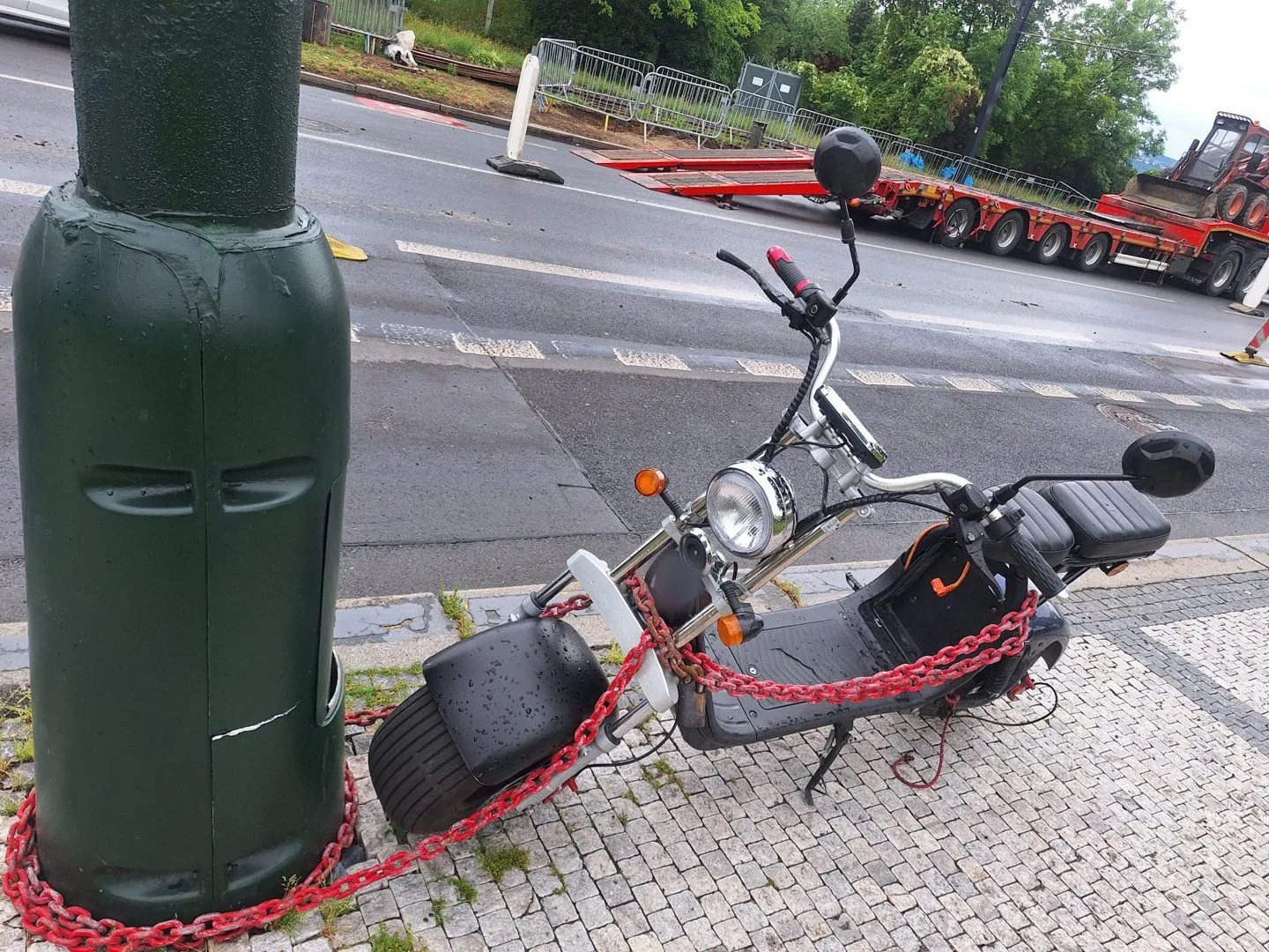 Policisté se zaměřili na motorky a koloběžky. Za tři dny rozdali pokuty za 85 tisíc