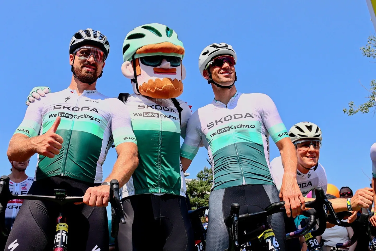 FOTO: Jako na Tour de France. Cyklonadšenci si v Praze zkusili slavný závod