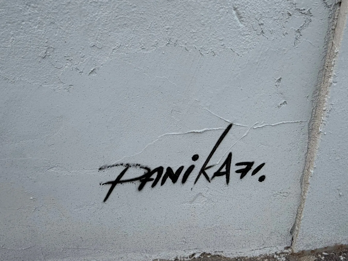 Zesnulou influencerku Mínu připomíná ve Vysočanech nový mural