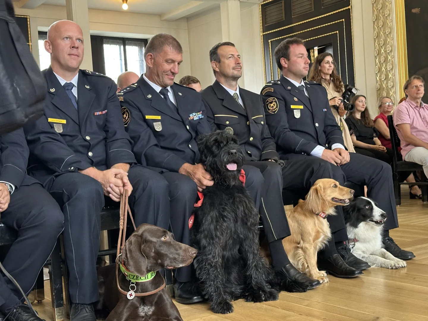 Velké horko a malá šance na záchranu. Psovod městské policie popsal zásah ve Venezuele