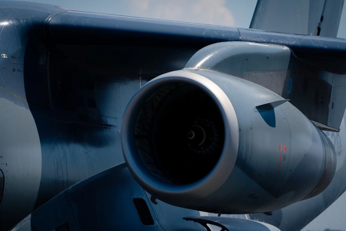 FOTO: Armáda si převzala první dopravní letoun Embraer. Podívejte se, jak vypadá uvnitř