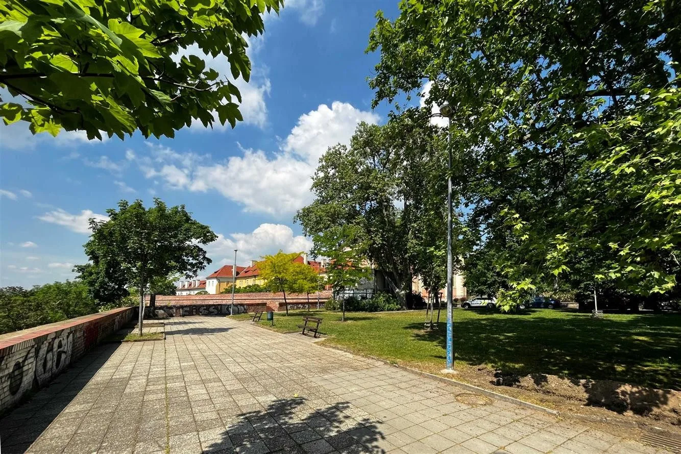 Zanedbaný průchod je minulostí. Karlovského předmostí prošlo zásadní proměnou