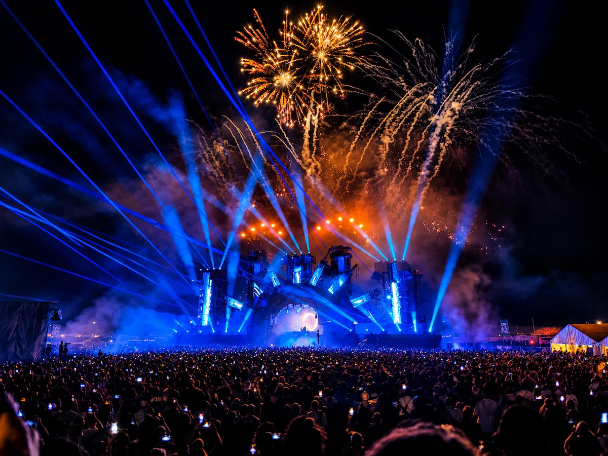 Pendulum i Chase &amp; Status. Let It Roll přivedl k Jezeru Most 25 tisíc lidí