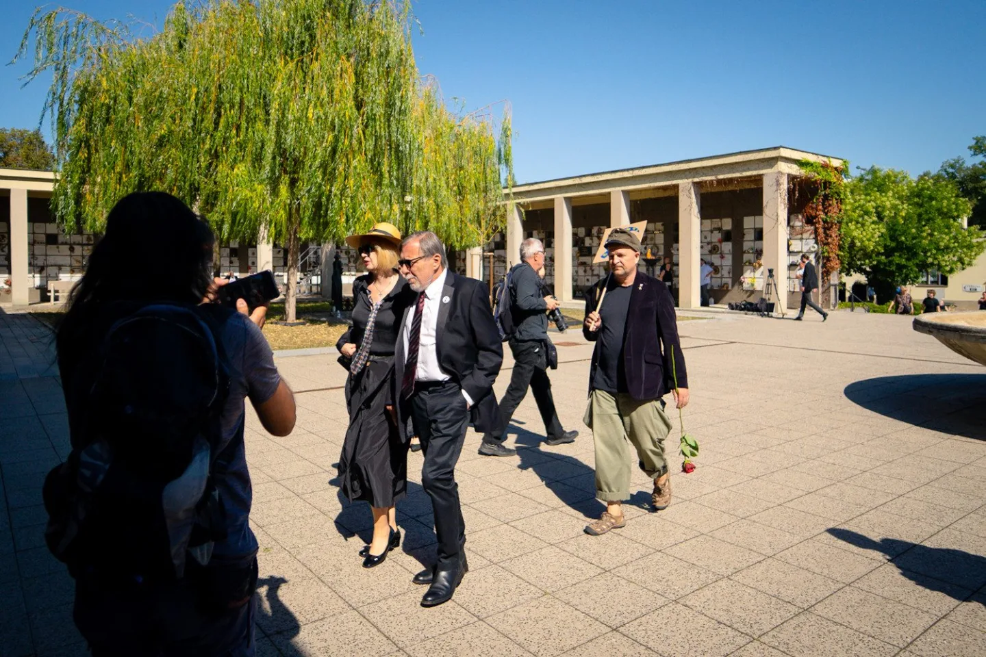 FOTO: Poslední rozloučení s Milanem Knížákem. Při obřadu promluvili Klaus a Klempíř