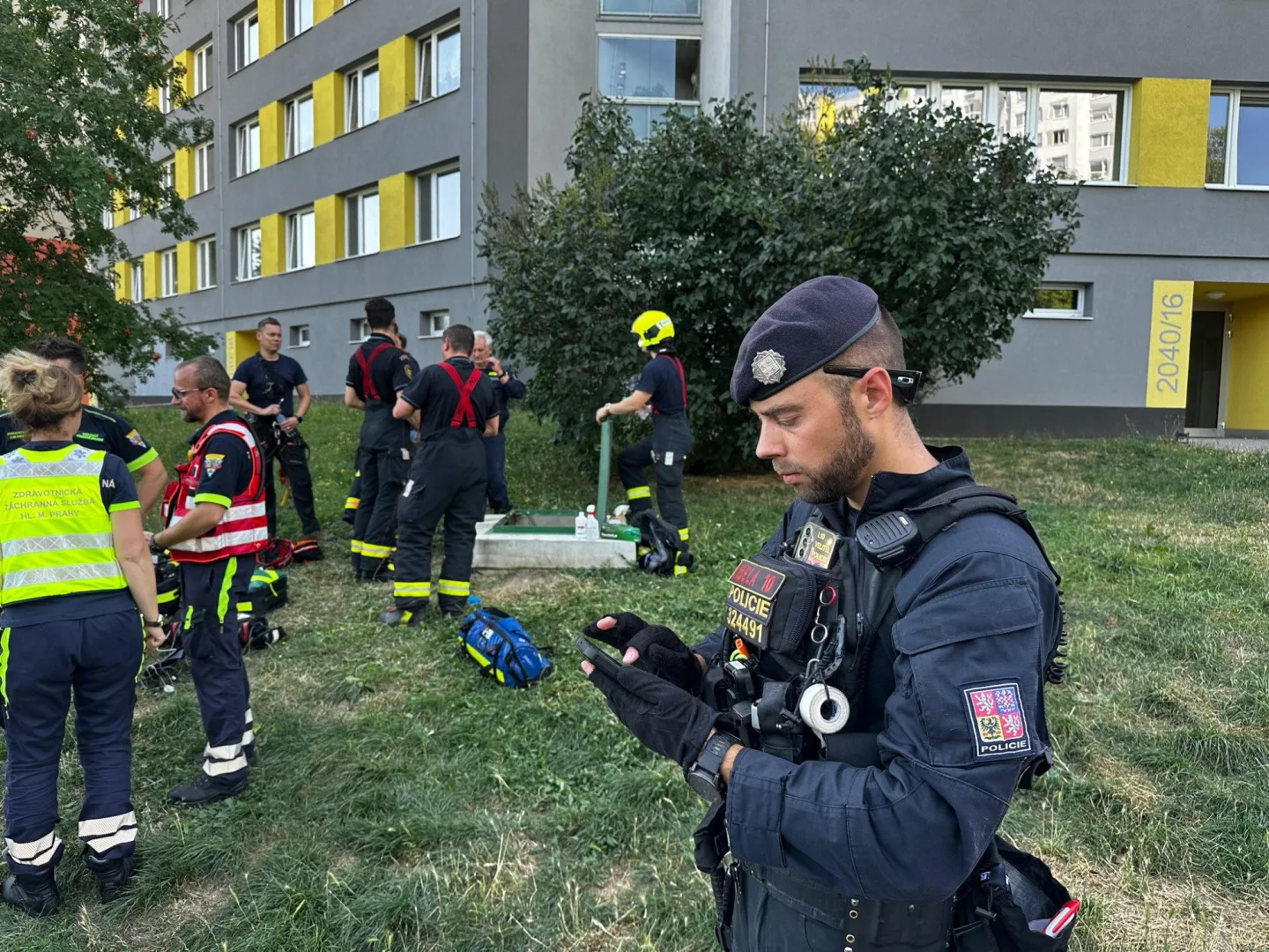 Při tlakové zkoušce prasklo v Praze vodovodní potrubí, jeden člověk zemřel