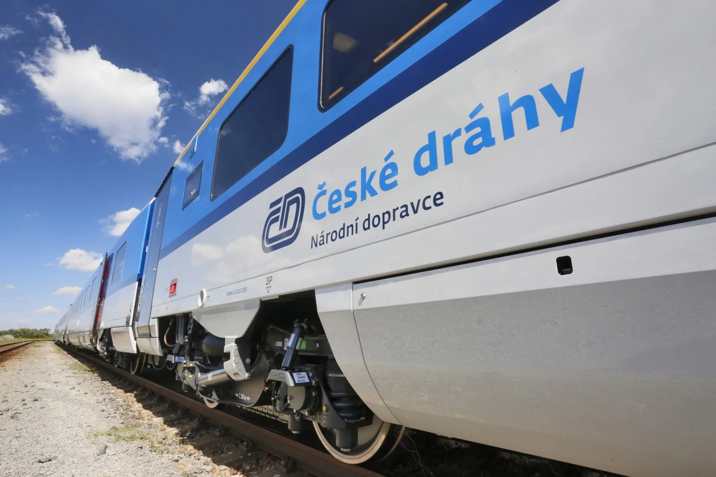 České dráhy vrací školní spoje, s orientací pomůže semafor obsazenosti
