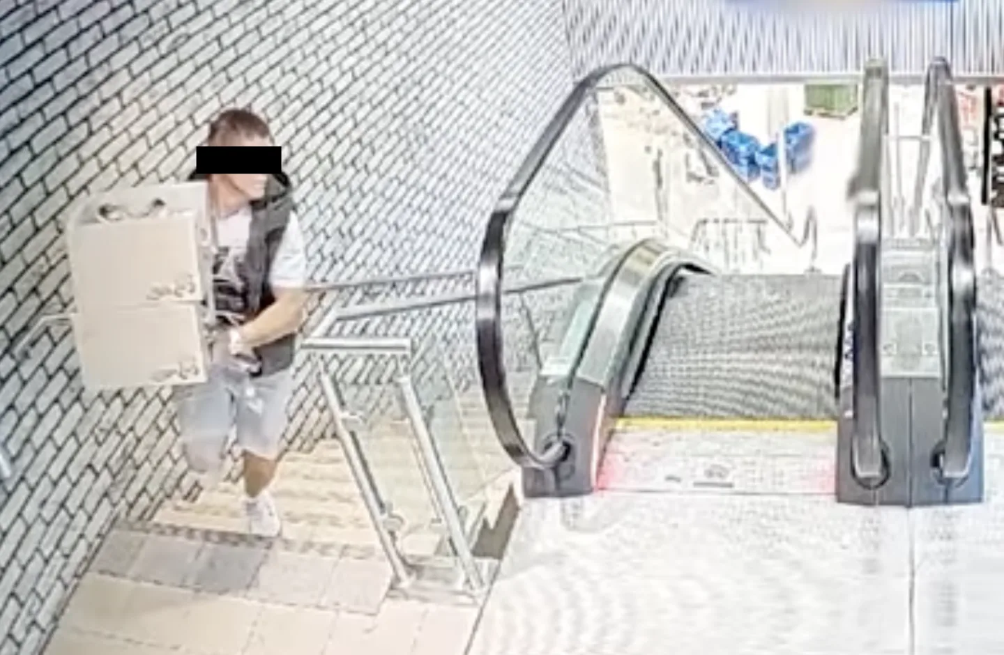 Milovník oříšků nakradl v Lidlu přes sto balení, do prodejny se vrátil třikrát