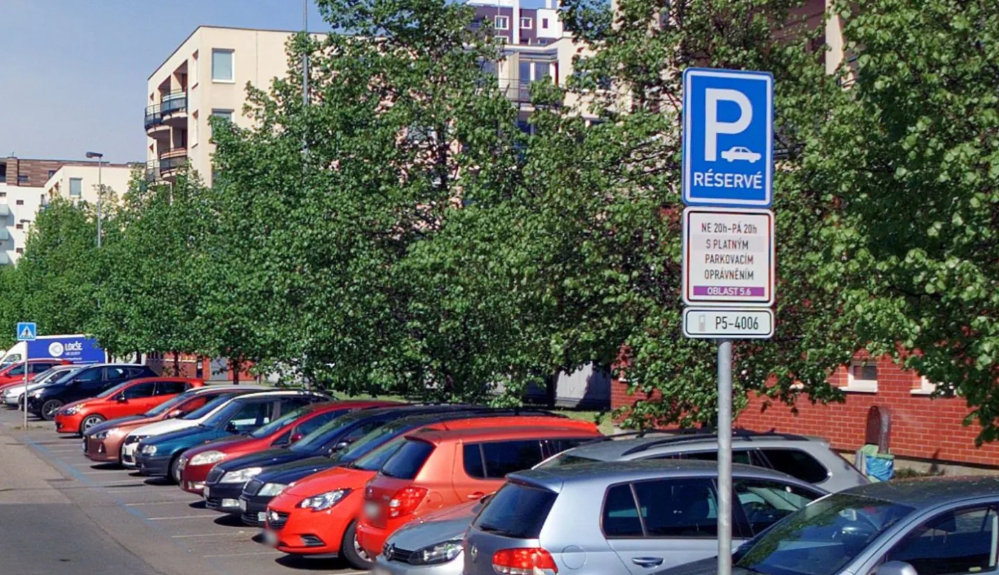 Parkování na Praze 5 se změní. Zóny budou mít jednotný čas