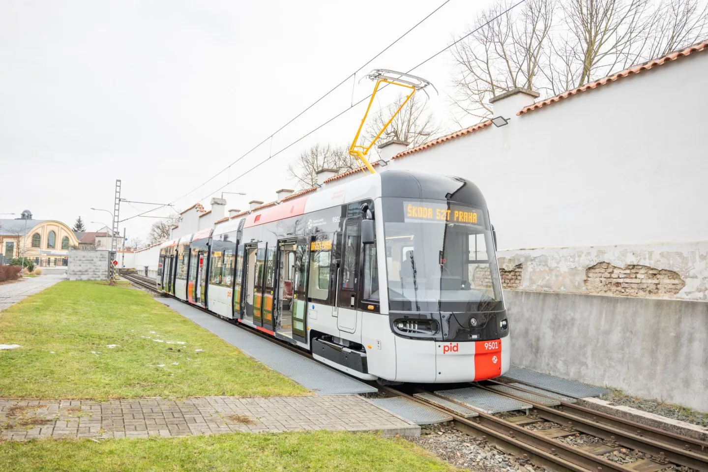 Nové tramvaje za více než dvě miliardy. Praha přikoupí 25 vozů Škoda 52T