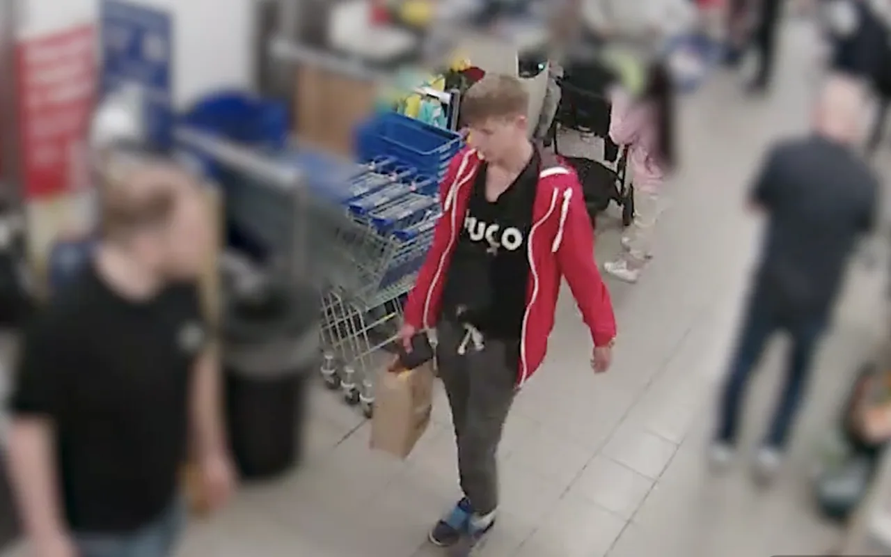 Další nepoctivý nálezce. Muž sbalil u pokladny cizí peněženku a začal platit