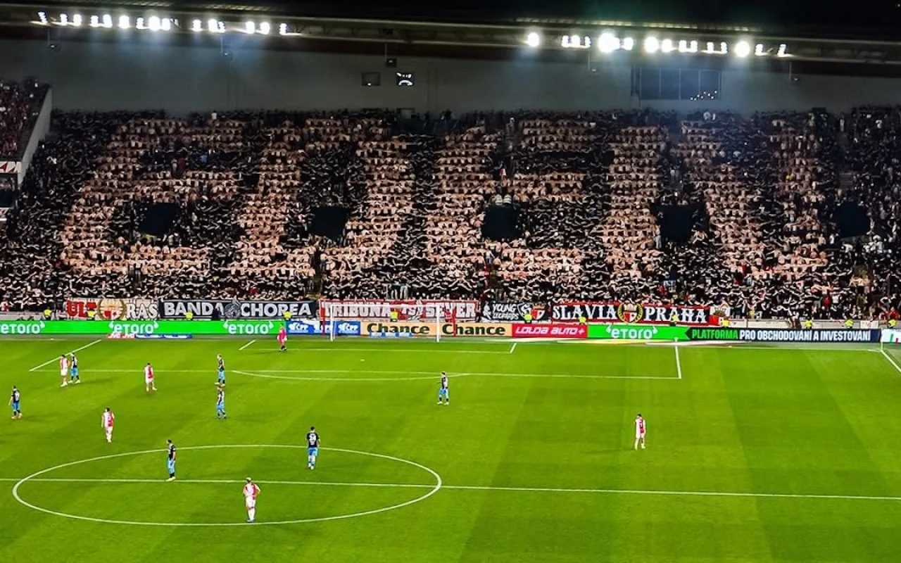 Slávističtí ultras brojí proti cenám vstupenek. Nezdražovalo se, namítá klub
