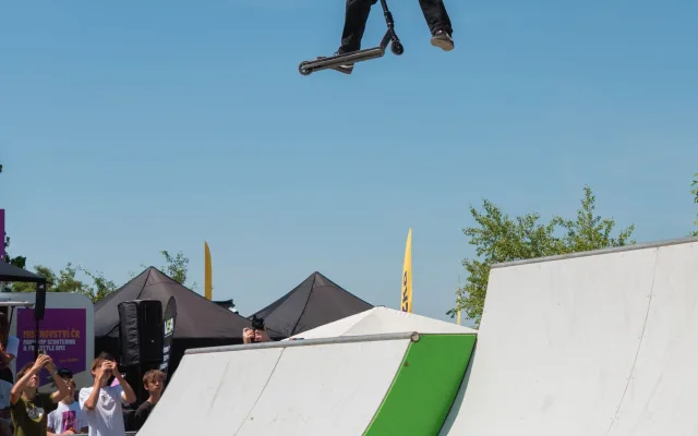 Pump and Jump Fest na Čerňáku je tady!