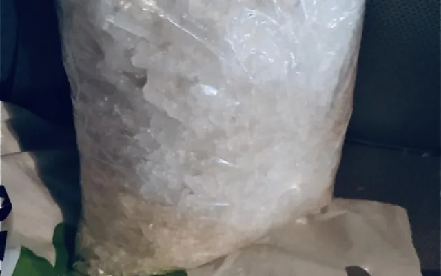 VIDEO: Policisté objevili v autě přes kilo pervitinu. Mužům hrozí deset let vězení