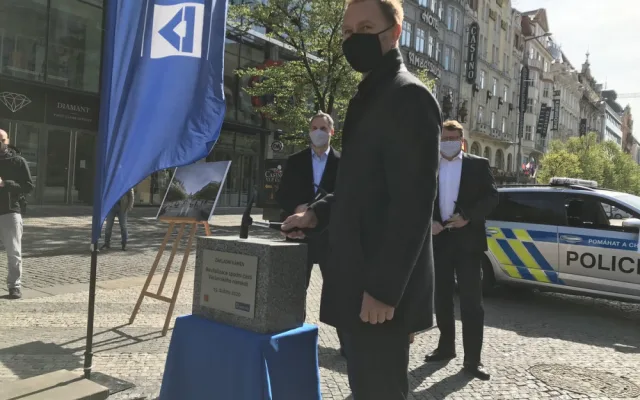 VIDEO: Slavnostní zahájení rekonstrukce Václaváku dnes dopoledne rozháněli policisté