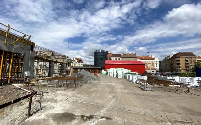 FOTO, VIDEO: Podívejte se, jak vypadá výstavba nové hasičské stanice v Holešovicích