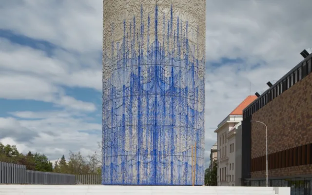 FOTO, VIDEO: Z výduchu u Stromovky se stalo umělecké dílo. Dokončeno bude v květnu