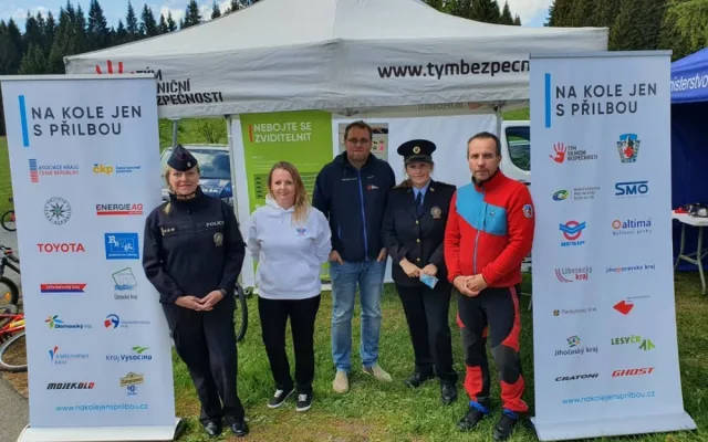 Projektu Na kole jen s přilbou je deset let. S cyklisty bude slavit napříč celou republikou