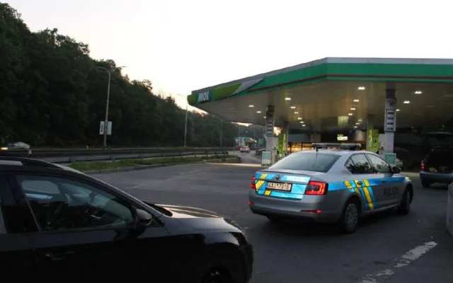 FOTO, VIDEO: Zfetovaný řidič kličkoval pražskými ulicemi. Vezl přes sedmnáct gramů kokainu