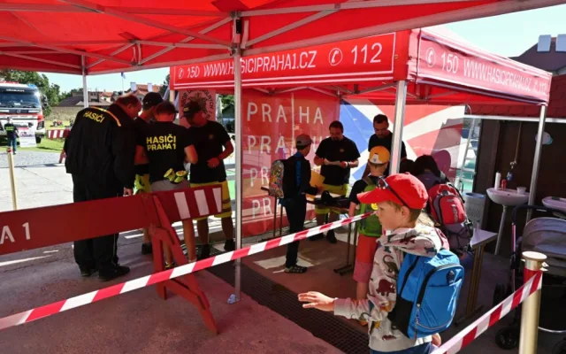 FOTO: Příměstský tábor dobrovolných hasičů v Praze 1 vychovává malé požárníky