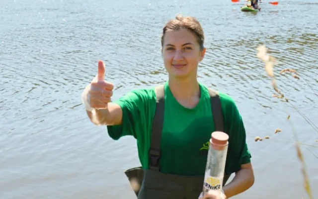 FOTO: Je voda v Praze znečištěná? Arnika provádí analýzu