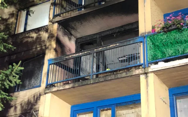 FOTO: Noční požár v Motole způsobil velké škody. Padesát osob muselo být evakuováno