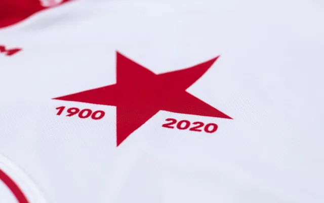 FOTO: Hokejová Slavia představuje nové logo i dresy. Nový spolumajitel sní o postupu