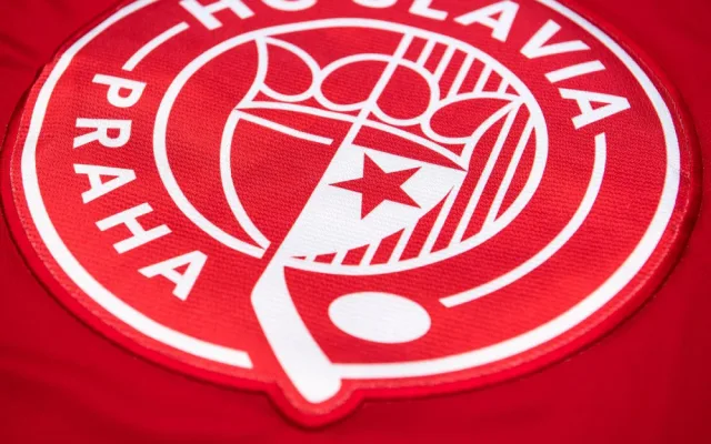 FOTO: Hokejová Slavia představuje nové logo i dresy. Nový spolumajitel sní o postupu