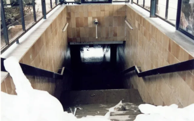 Chaos, miliardové škody i utopené soupravy. Takhle před osmnácti lety vypadalo pražské metro.