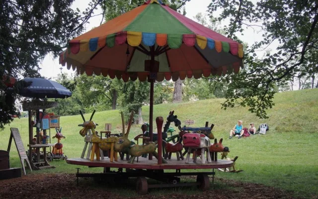 Vzdušní akrobaté zahájili festival nového cirkusu na Letné.