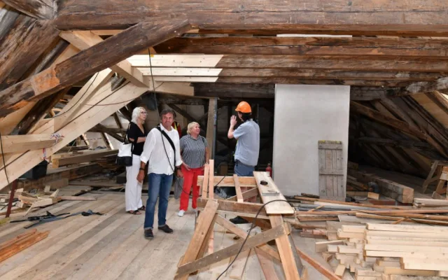 FOTO: Rekonstrukce historické budovy v Truhlářské ulici úspěšně pokračuje