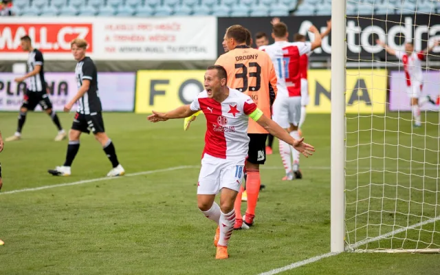 Slavia na jihu Čech dominovala a vykročila za obhajobou. Dynamu nadělila šest branek