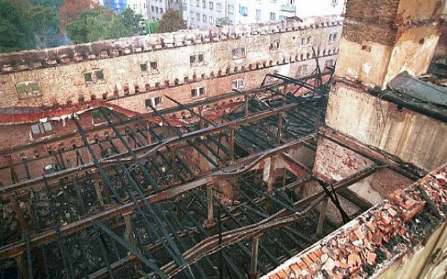 Před 20 lety vyhořel pivovar v pražské Korunní ulici.