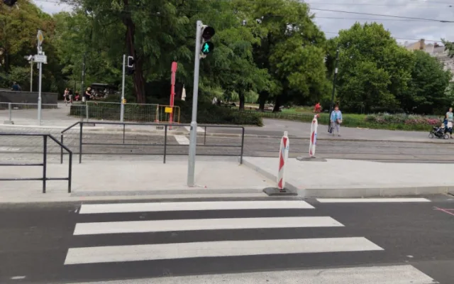 FOTO: Na Karlově náměstí skončila první etapa plánovaných opravy silnic a chodníků