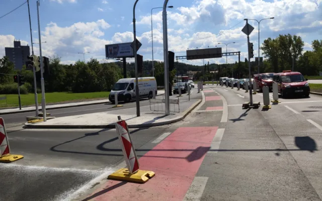 FOTO: V Modřanské ulici dnes v předstihu skončily stavební práce