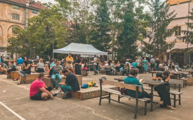 FOTO: V Kasárnech Karlín se dnes konal knižní festival Knihex. Nabídl bohatý program pro děti i dospělé