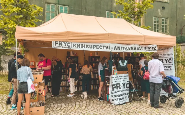 FOTO: V Kasárnech Karlín se dnes konal knižní festival Knihex. Nabídl bohatý program pro děti i dospělé