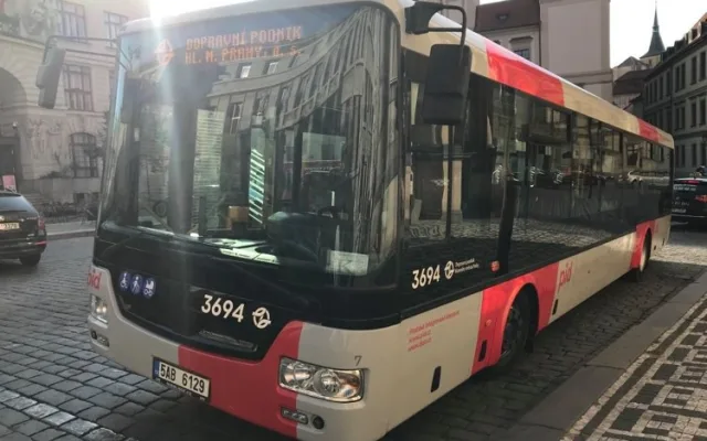 FOTO, VIDEO: Praha představila autobus s novým designem. Podívejte se na video