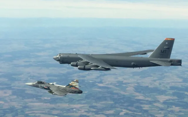 Nad Prahou přeletí americký bombardér B-52. Prý poletí velmi nízko